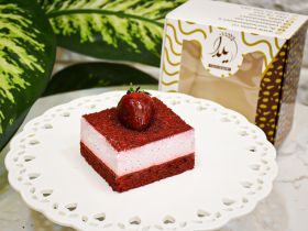 Strawberry Mousse Small