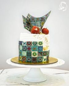 Cake with a traditional theme 2Kg
